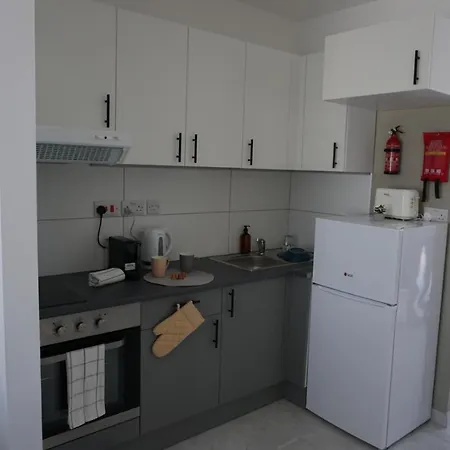 Ξενοδοχείο με διαμερίσματα Korzo Gzira