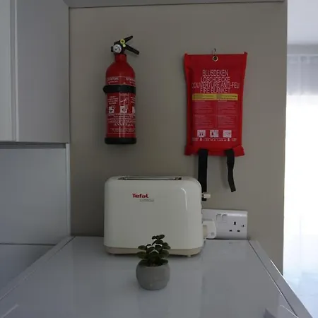 Ξενοδοχείο με διαμερίσματα Korzo Gzira