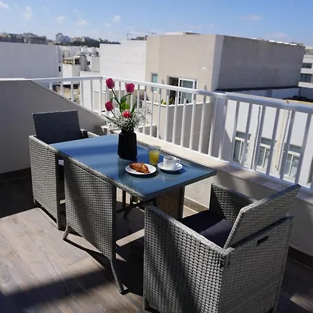 מלון דירות Korzo Gzira